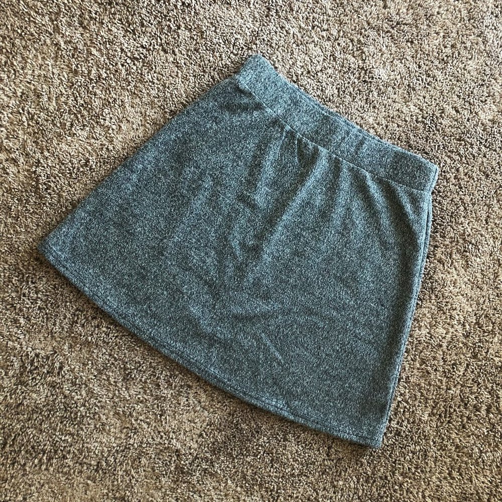 Grey skirt with elastic waistband